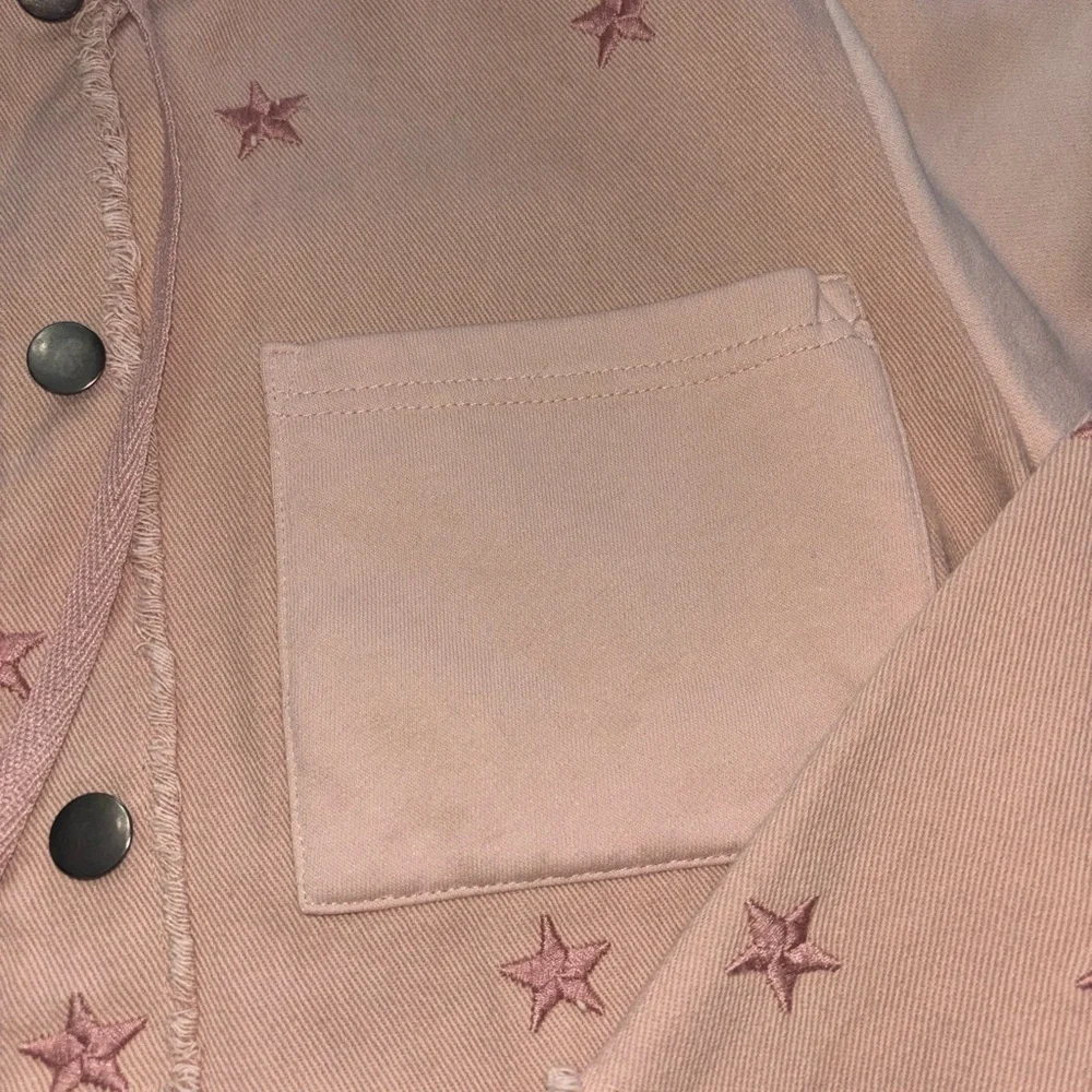 Woman’s Shacket - Picture 4 of 4